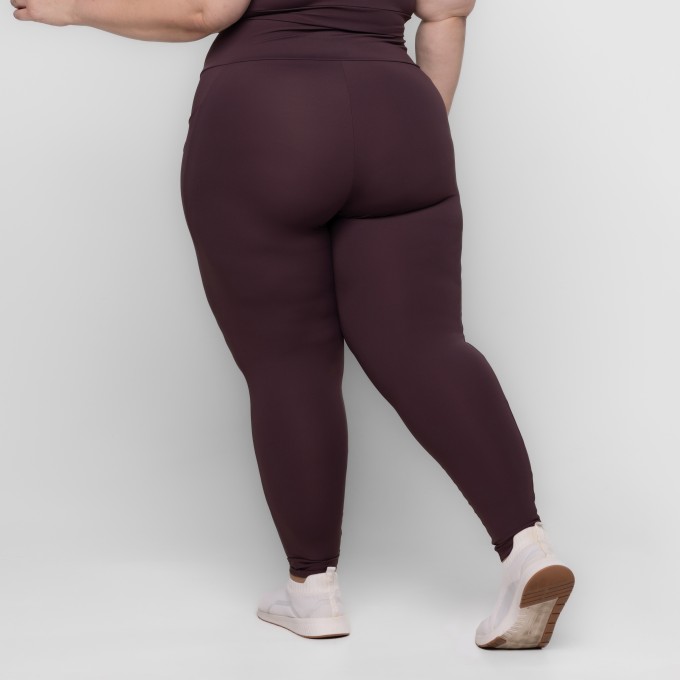 CALÇA LEGGING FITNESS PLUS SIZE LARAH COM BOLSOS KEEP MOVE